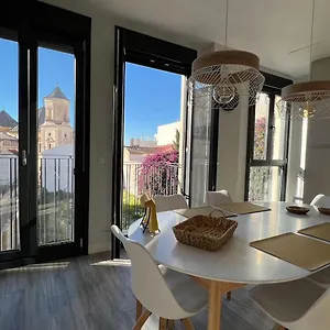 https://holidays2malaga-alta-downtown-pool-paddle-and-parking.es-andalucia.com